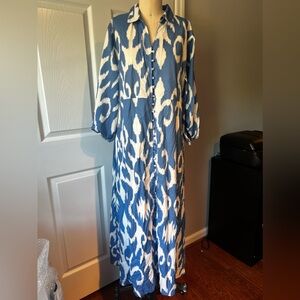 XL. Unbranded. Blue & White Shirt Dress. Button Front. Elastic 3/4 Sleeves. GUC